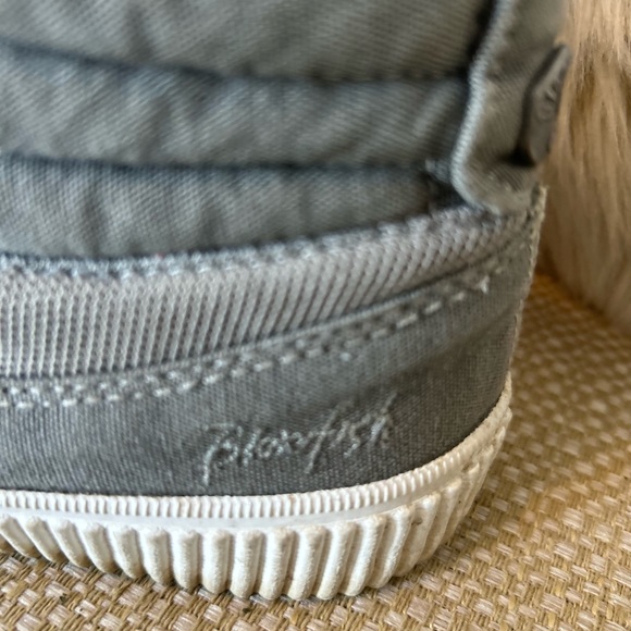 ⭐️SALE⭐️ Blowfish - High Top Sneakers - Picture 3 of 7